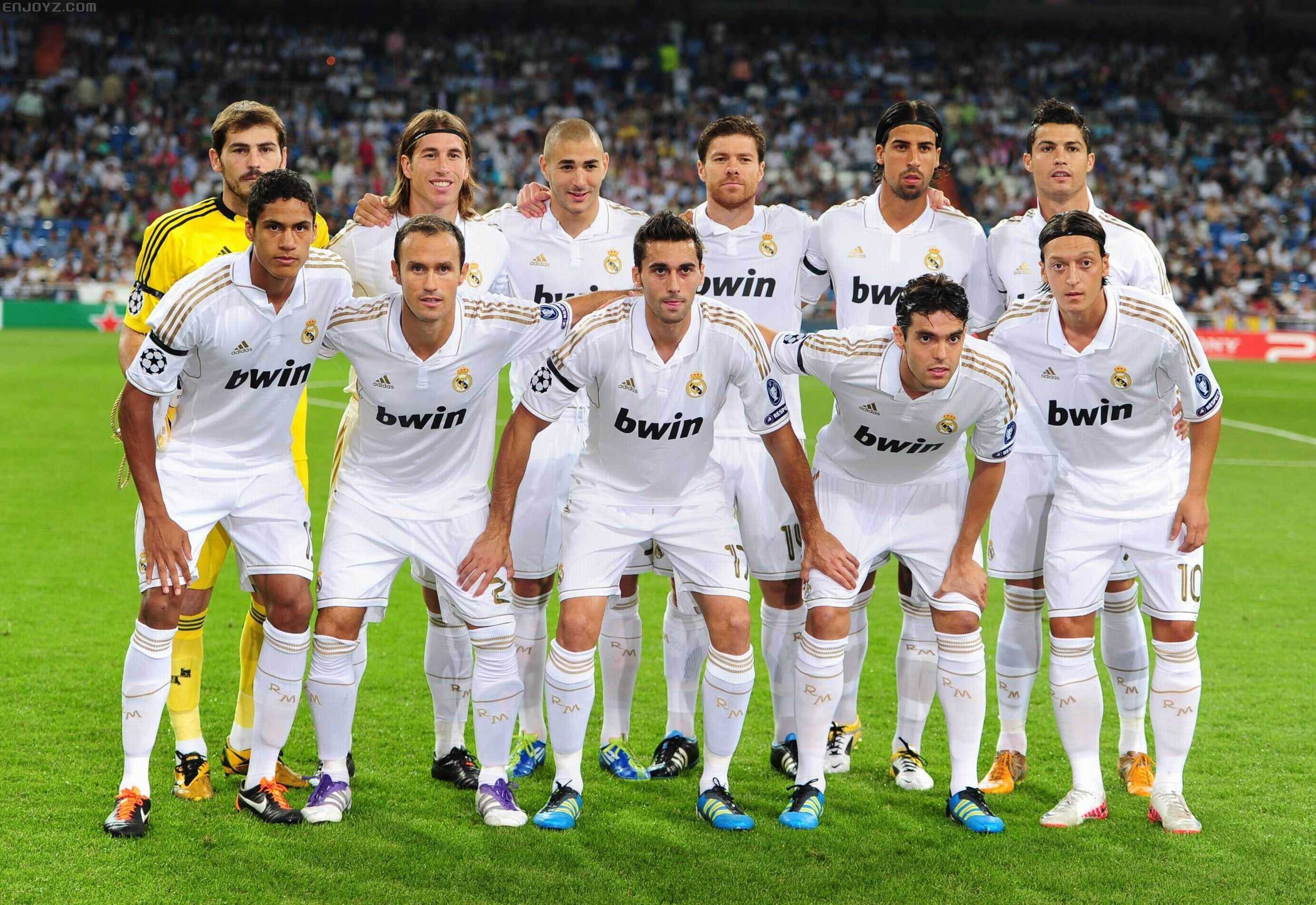 湖人詹姆斯关键封盖锁定胜局