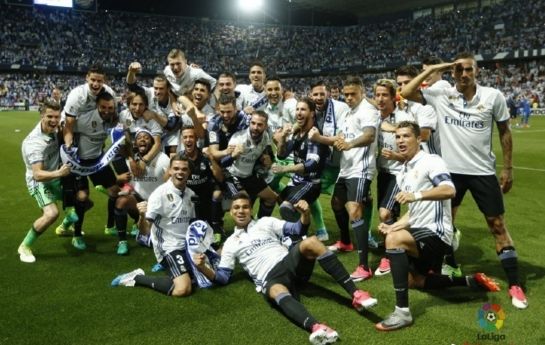 德国杯半场：曼赞比造点格里弗建功，弗赖堡1-0达姆施塔特（德国杯半场战报：曼赞比造点助格里弗破门，弗赖堡暂1-0领先达姆施塔特）