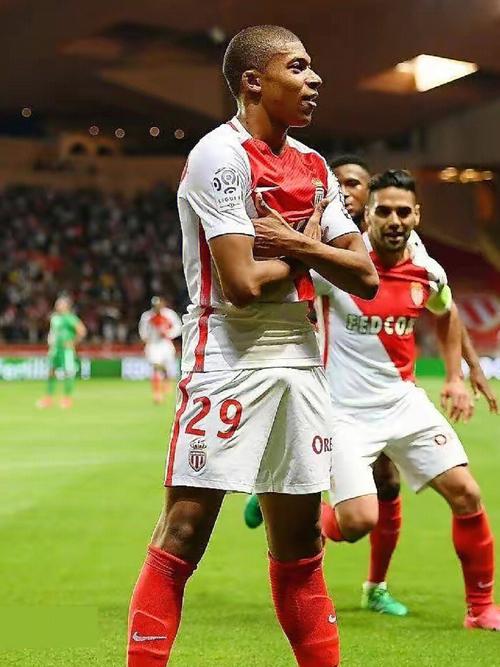 铜梁融媒：U16国足已抵达重庆备战，全力冲刺U17亚洲杯预选赛（铜梁融媒：U16国足抵渝集结备战，剑指U17亚洲杯预选赛）