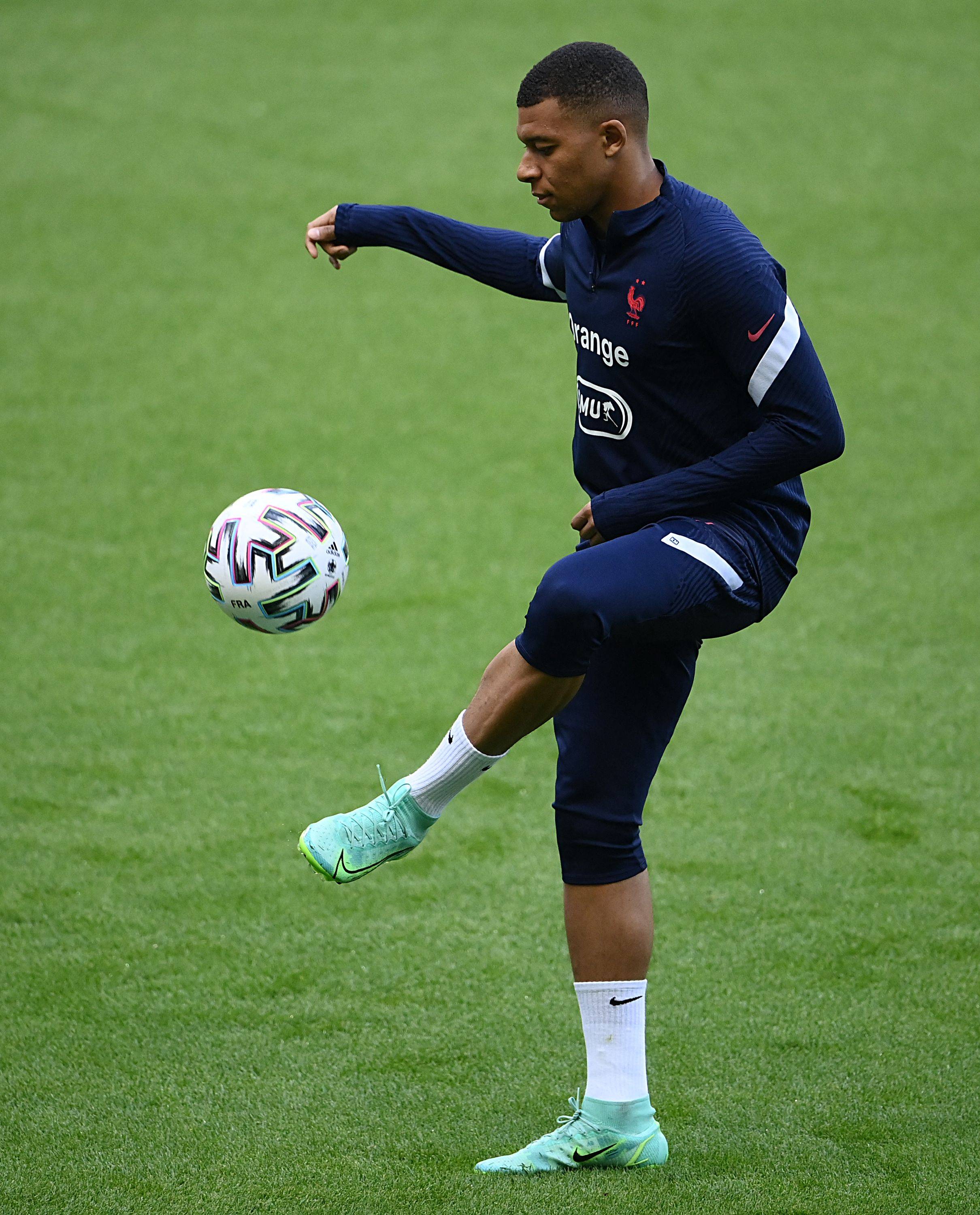 媒体人：本土教练从丑小鸭变成白天鹅，真的只是情怀所致？（媒体人：本土教练从“丑小鸭”到“白天鹅”，真只是情怀在推动？）