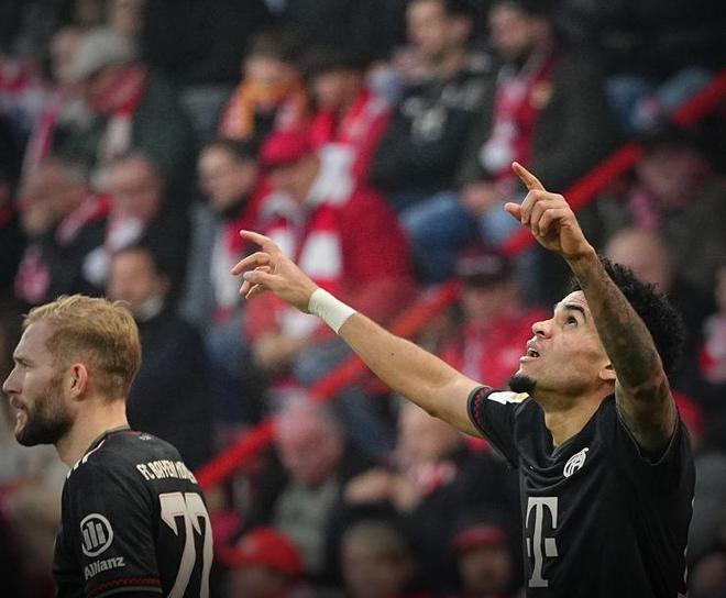 传奇！老将阿斯帕斯西甲400场里程碑之夜送助攻斩皇马（里程碑之夜！阿斯帕斯西甲第400场送助攻，助队击败皇马）