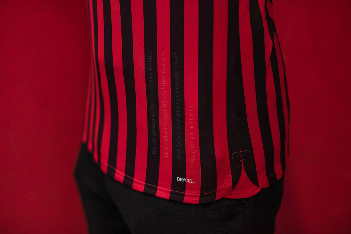 斯卢茨基：这是于汉超生涯最后一场比赛，明年加入申花教练组（斯卢茨基：于汉超今战谢幕，明年将加入申花教练组）