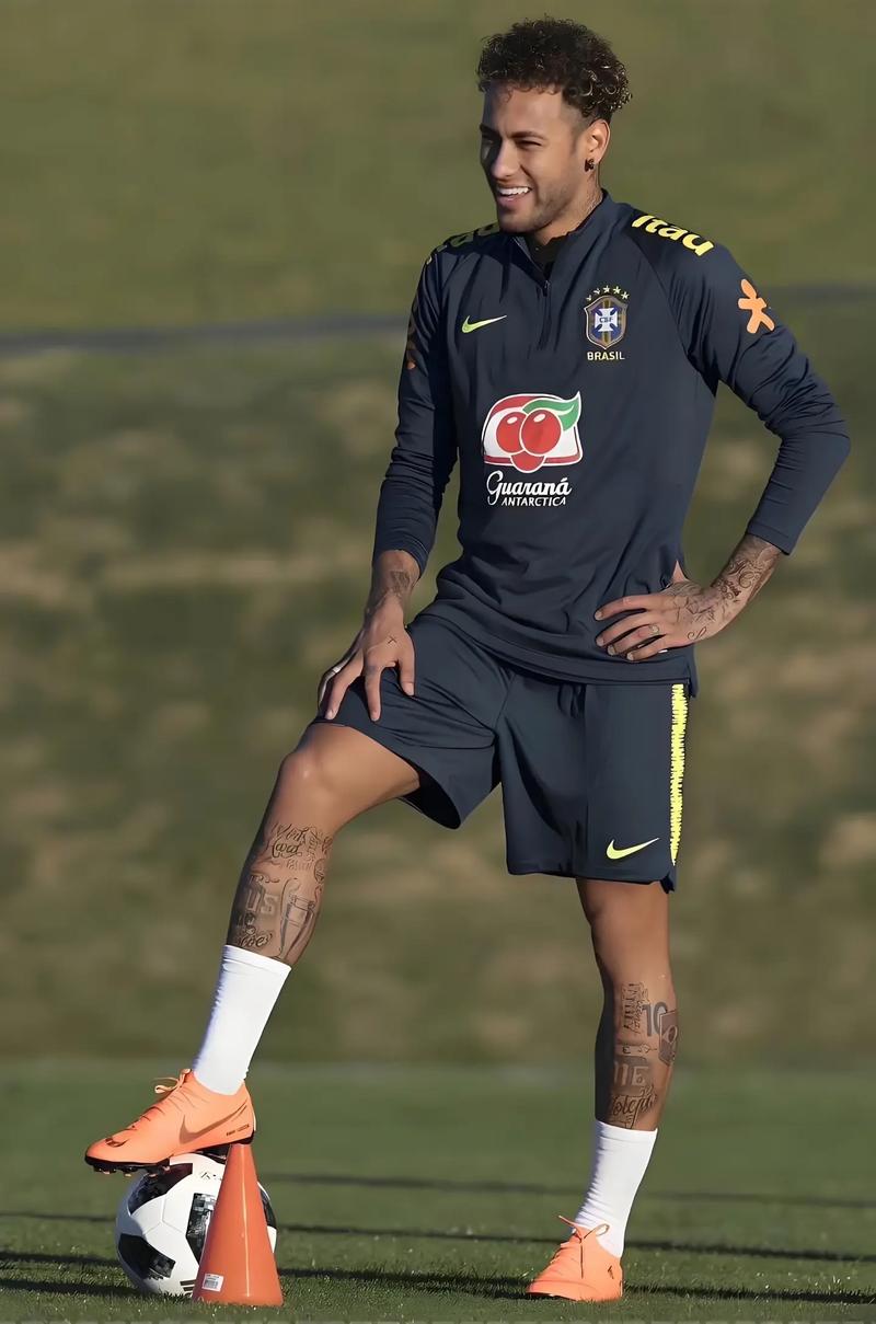 萨拉赫全场数据：出场44分钟2射0正，送出4次关键传球