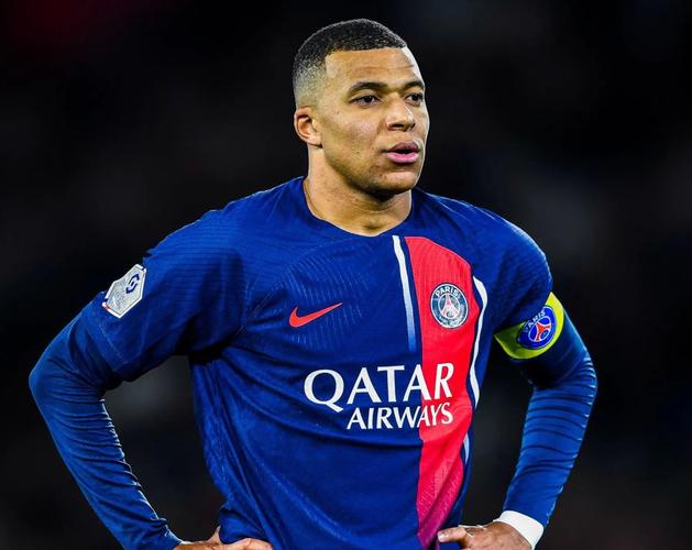 利物浦vs毕尔巴鄂竞技：萨拉赫、维尔茨首发，索博斯洛伊出战